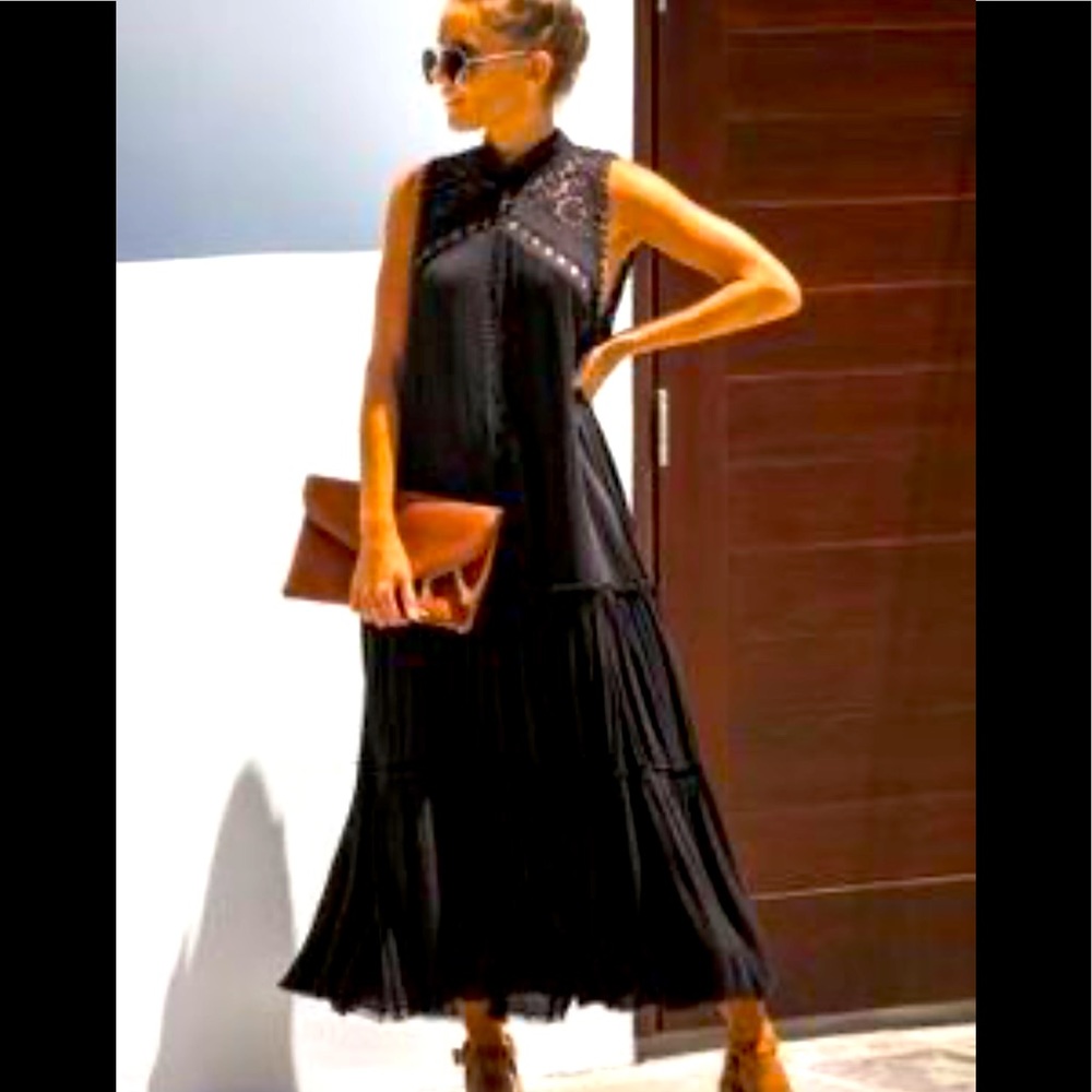 Sizzle Pocketed Crochet Lace Dress
Black size small
